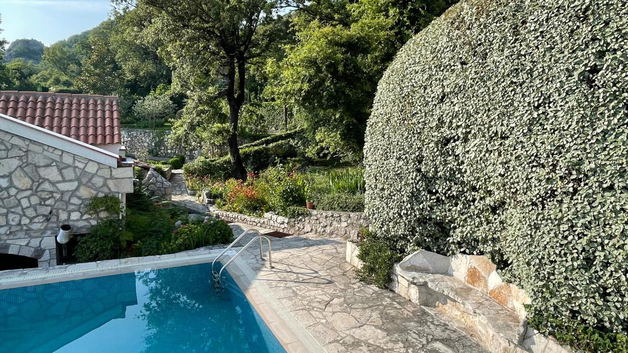 House In The Mountains Near Budva Extérieur photo