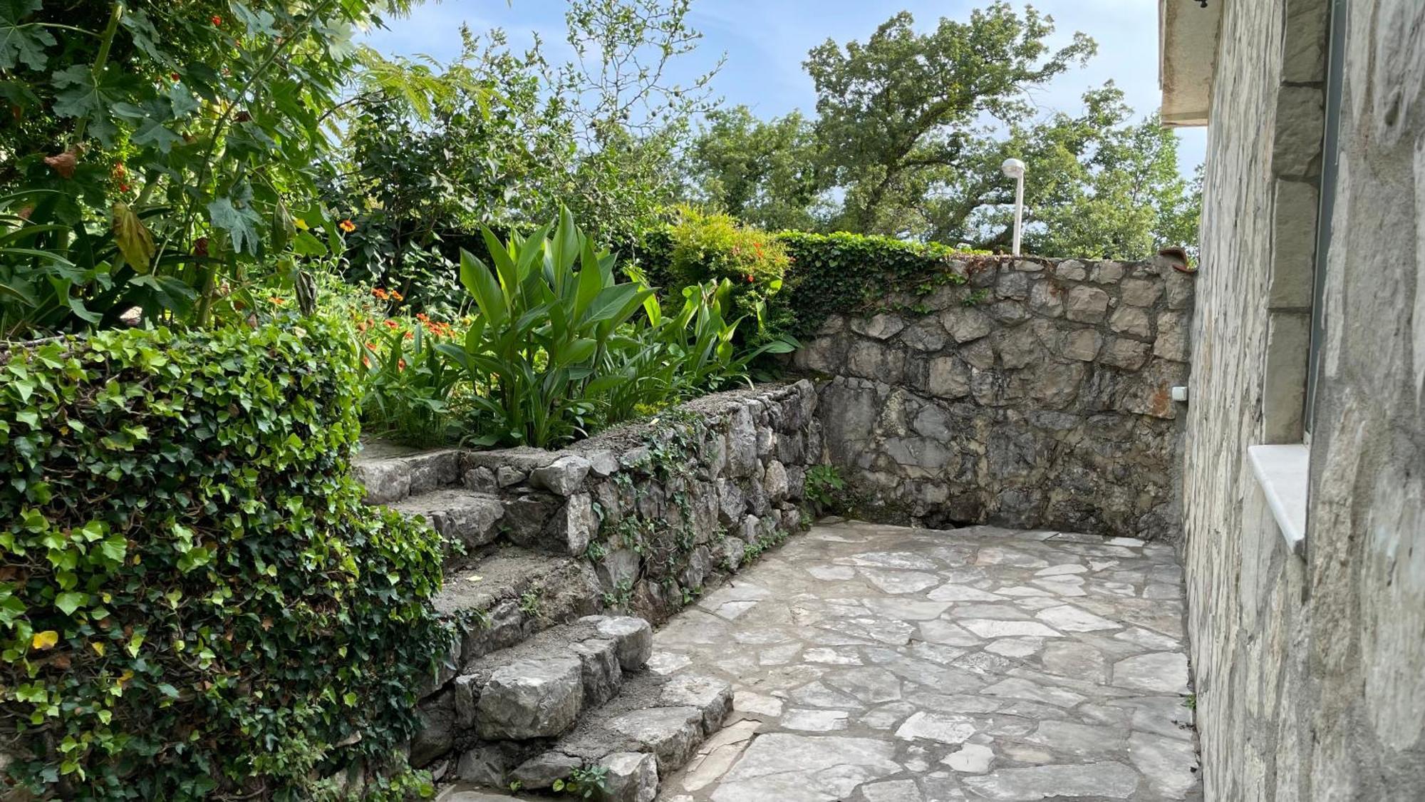 House In The Mountains Near Budva Extérieur photo